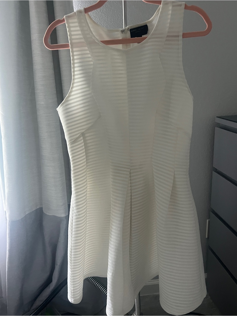Vintage Romeo + Juliet Couture Sleeveless White Textured Stripe Fit Flare Dress